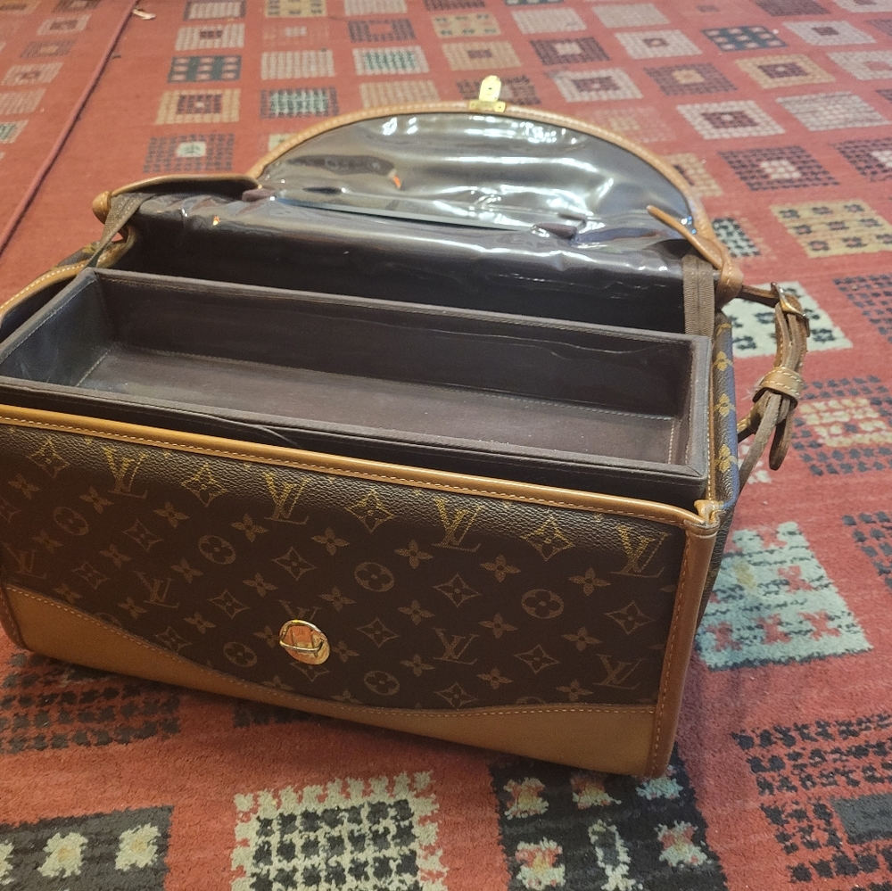 Vuitton make up train case near mint - Picture 2 of 5